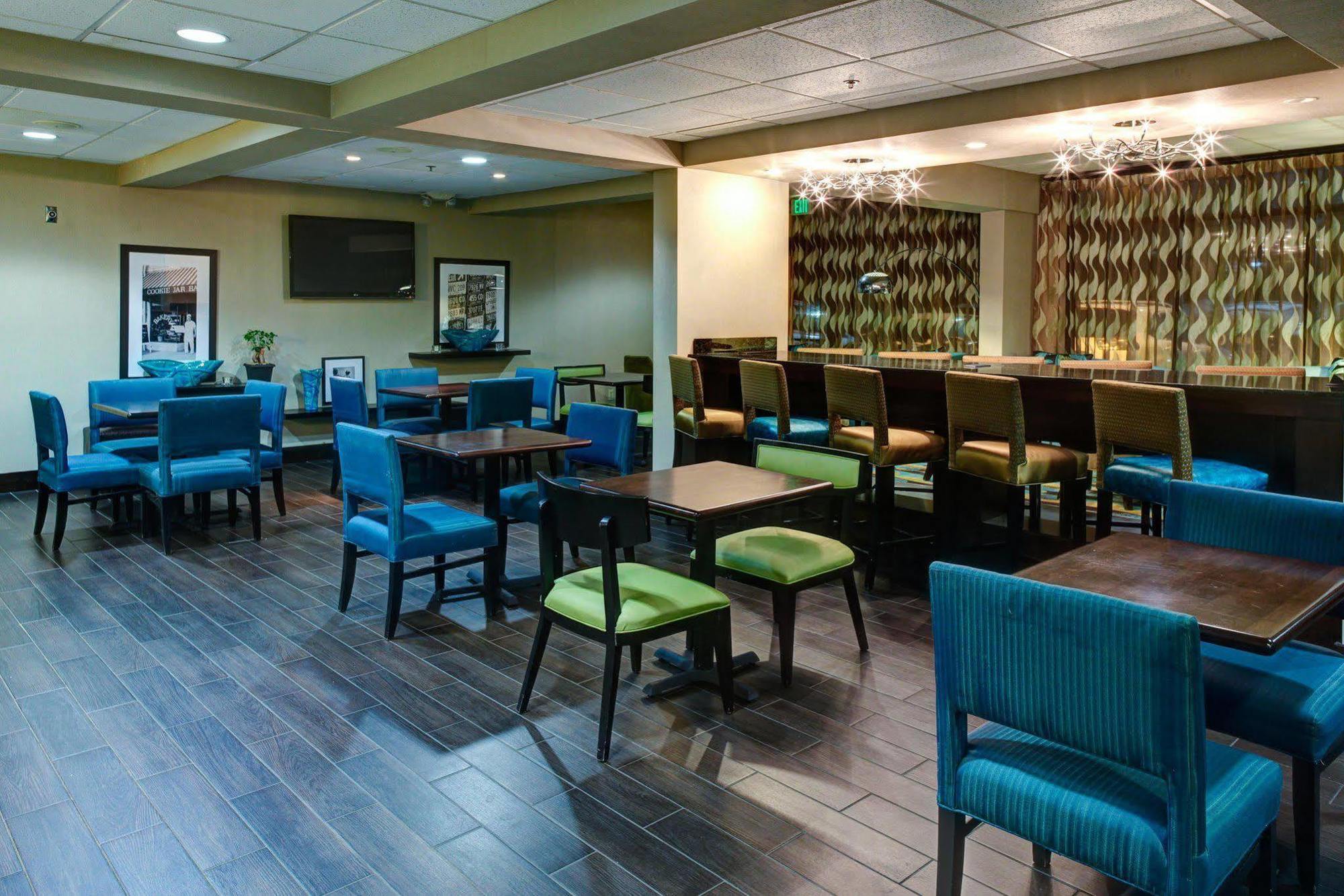 Hampton Inn Birmingham/Фултондейл Екстер'єр фото